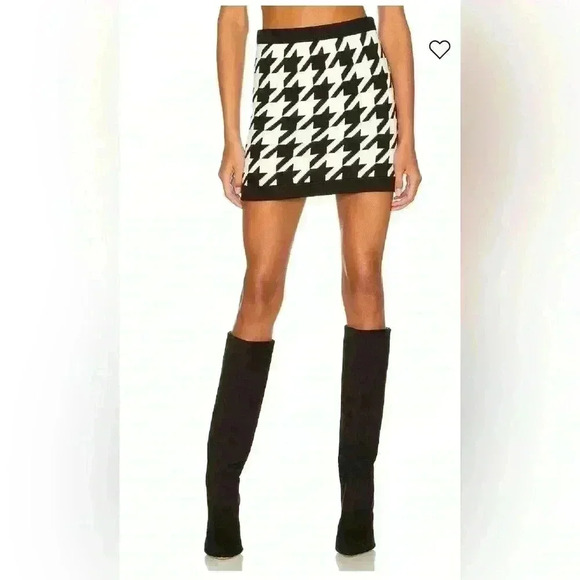 Alice + Olivia Dresses & Skirts - Alice + Olivia Ingrid Houndstooth Mini Skirt NWT Small